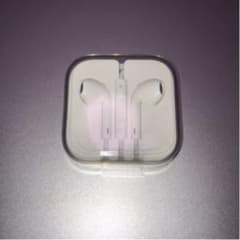 iPhoneイヤホン 純正イヤホンのサムネイル