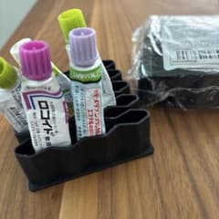 軟膏　メイク品ペン等収納スタンドのサムネイル