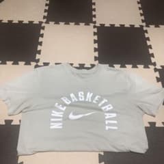 NIKEのサムネイル