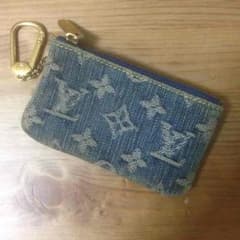 LOUIS VUITTON キーケースのサムネイル