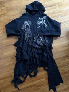 Desigual マリアエスコテ　コラボ　ブラック フリルパーカー SMサイズ Desigual マリアエスコテ コラボ ブラック フリルパーカー SMサイズ