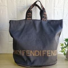 ★FENDI フェンディ トートバッグ バケツ型トートバッグ ナイロンバッグのサムネイル