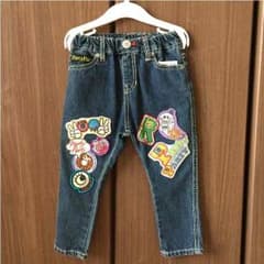 新品未使用□■PARTY PARTY〜ワッペン付きデニムパンツ、size95のサムネイル
