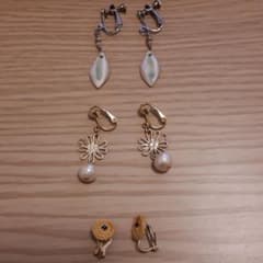 ３つセットで300円　イヤリングのサムネイル