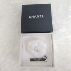 CHANEL シャネル カメリア ブローチ コサージュ ベージュ 保存箱付き 箱付 CHANEL カメリア コサージュ ブローチ ホワイト 卒業式 入学式