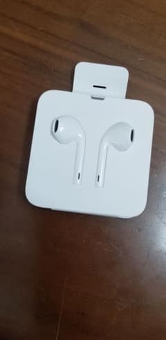 iPhone 純正イヤホン アップルのサムネイル