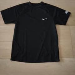 NIKE DRI-FIT 半袖Tシャツ ブラックキッズ Mサイズのサムネイル