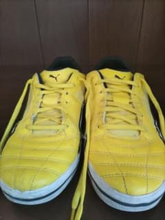Puma イエロー サッカーシューズのサムネイル
