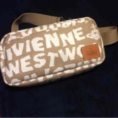 Vivienne Westwood ボディバックのサムネイル