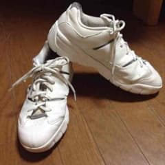スニーカーのサムネイル