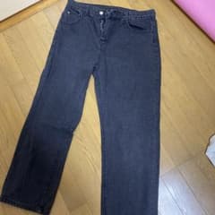 ブラックデニムパンツのサムネイル