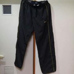 ナイキのパンツですのサムネイル