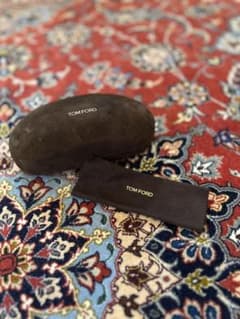 【純正・極美品】 TOM FORD トムフォード メガネケース＆クロス セットのサムネイル