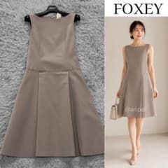 美品》フォクシー Aラインフレアワンピース ドレス モカベージュ