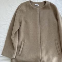 a.v.vノーカラー　ロングコート ベージュのサムネイル