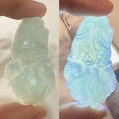 【極上品・氷種】天然岫玉 天青凍（てんせいとう）魚 彫刻 ルース（穴あき） 極上品・氷種】天然岫玉 天青凍（てんせいとう）金魚彫刻 ルース（穴