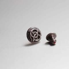 クロムハーツ/ピアス/ボールピアス/フローラル/正規店購入品/中古のサムネイル