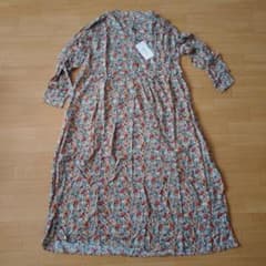 【未着用】Libra Cue 花柄ロングワンピースのサムネイル