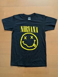 【人気】【バンT】NIRVANA ニルヴァーナ スマイル Tシャツ 両面 黒 Mのサムネイル
