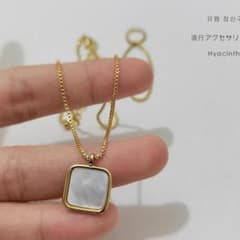 パールシェルのネックレスのサムネイル