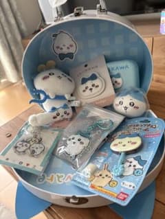 ちいかわ ハチワレ トランク型 収納ケース　グッズセットのサムネイル