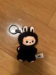 ラブブ イニシャルR 黒のサムネイル