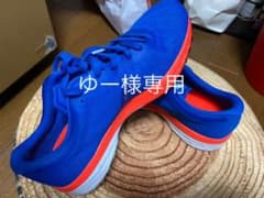 adidasランニングシューズのサムネイル