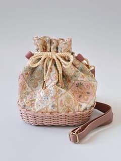 インド刺繍　きんちゃく　かごバッグ　ショルダーベルト付　ハンドメイドのサムネイル