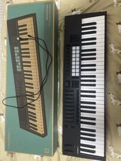 Novation LAUNCHKEY 61 MK4 フットペダル付き - メルカリ