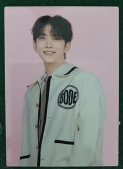 SEVENTEEN 'HOLIDAY'TRACK JACKETトレカ　ジョシュアのサムネイル