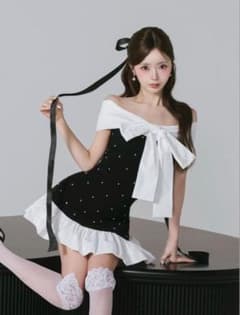 Darich パールビジューオフショルフリルニットミニワンピースのサムネイル