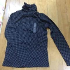 るる様⭐️専用！ユニクロ⭐️タートルネック140のサムネイル