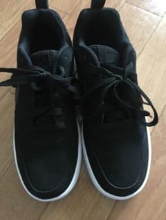 NIKEのサムネイル
