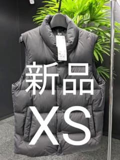 【新品】ユニクロ　ライト ダウンベスト+　黒色のサムネイル