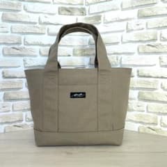 ハンドメイド トートバッグ　11号帆布　薄モスグリーン　シンプル　底板付きのサムネイル