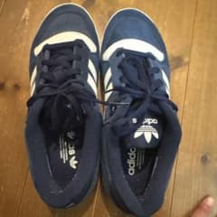 adidas 青スニーカーのサムネイル