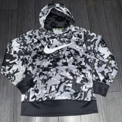 キッズ　NIKEナイキ　パーカー　130cmのサムネイル