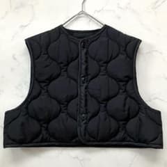 HYKE QUILTED CROPPED VEST 블랙 2023FW 17403