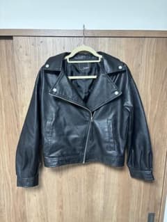 しまむら フェイクレザー ショート丈 ライダースジャケット ブラック Lサイズのサムネイル