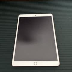 か*い様 iPad Air 3ゴールド 64GBカバー付き - メルカリ