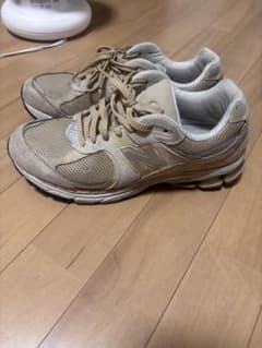 New Balance 2002R ベージュ スニーカー