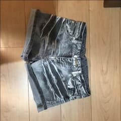ショートパンツのサムネイル