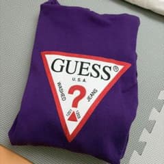✴︎ 最終出品✴︎GUESS パープル フード付きパーカーのサムネイル