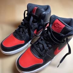 Nike EBERNON MID ハイカットスニーカー 赤黒のサムネイル