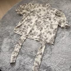 花柄 半袖ブラウスのサムネイル