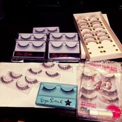 つけまつげのサムネイル