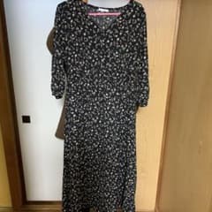 花柄ワンピースのサムネイル