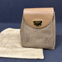 ◇301-37 NINA RICCI ベージュ ヴィンテージ リュック - メルカリ