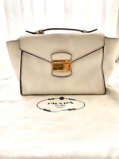再値下げ　PRADA  バッグ(ショルダー)　ハンドバッグ　ホワイト　白のサムネイル