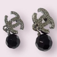 2014年モデル CHANEL シャネル ココマーク スイングボール 両耳ピアス 2014年モデル CHANEL シャネル ココマーク スイングボール 両耳ピアス